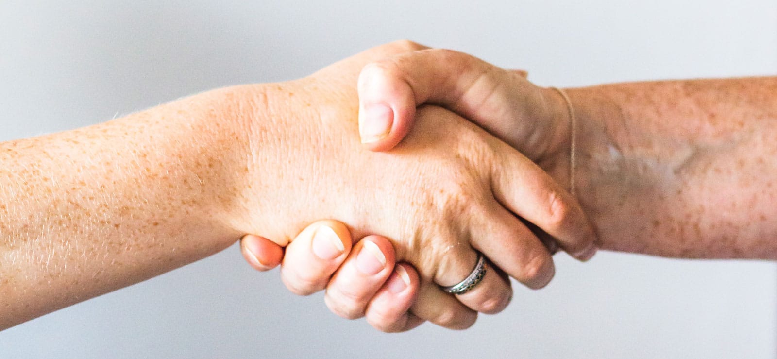 prestataire en communication ou recrutement en interne ? Les questions à se poser